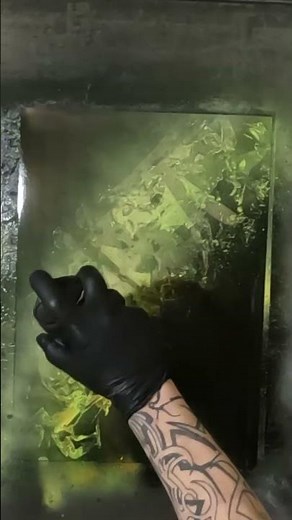 How to spray paint art : Simple nebula for beginners tutorial