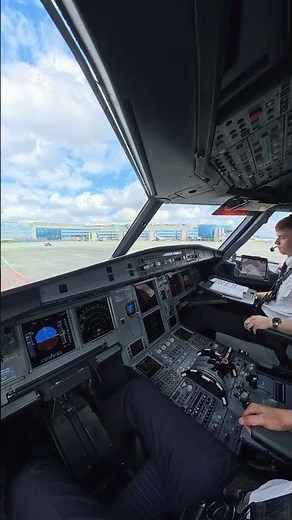 How pilots prepare A320 for takeoff #cockpit #pilot #airplane