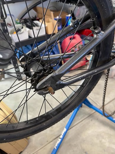 BMX bike rim paint job #fyp #fypシ #bmx #painting #bmxpainting #bmxlife #spraypaint IN NEW YORK I MILLY ROCK