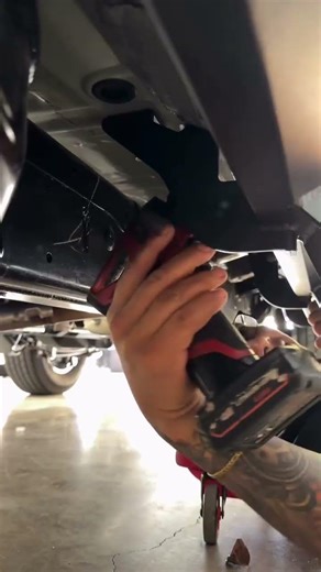 Toyota Tacoma Con Nuevos Estribos De Escalón TonnoFlip En Acción