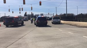 Crews respond to crash at US-131 and Stadium Drive in Kalamazoo