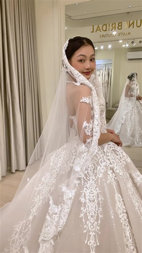 Your dream dress is waiting. 👰‍♀️ #bride #unibridal #vaycuoithietke #weddingdress