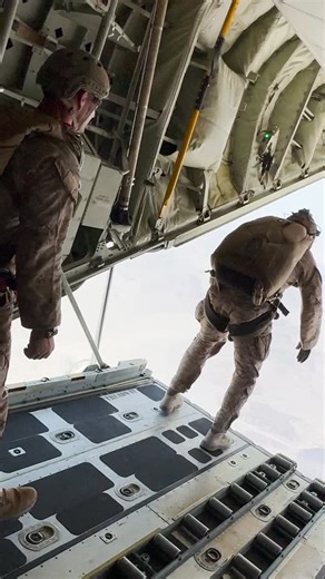 Swift, silent, deadly! 🥷 💀 Recon #Marines with 2d Reconnaissance Battalion conducted a variety of high intensity training events such as day and night freefalls, close quarters rangers, and platoon attacks during Service Level Training Exercise 4-25. Here is how they performed. Marines from Charlie Company, 2d Recon, were attached to Marine Air Ground Task Force 6, a MAGTF composited under the command element of 6th Marine Regiment. MAGTF-6 conducted SLTE 4-25 to train for high-intensity, mult