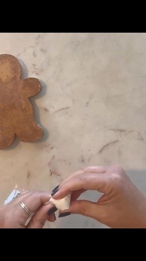 Faux Frosting with Dixie Belle Sea Spray. A repost of a tutorial I created last year. But seriously is my FAVE way to create FAUX FROSTING 🧁 #fauxbake #gingerbread #dixiebelle #seaspray #creatingabeautifullife #diydecor | Creating B's Beautiful Life