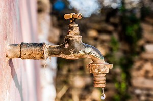 How to Loosen a Corroded Faucet