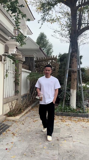 Stylish Men's Outfit Ideas for 1995 Trends