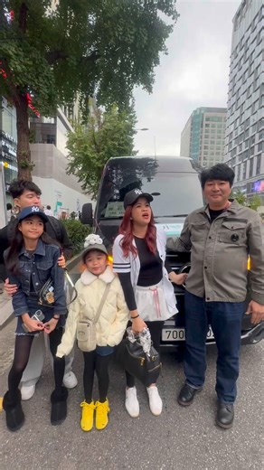 315K views · 9.7K reactions | Annyeonghaseyo殺 Kung plano nyo mag visit sa Korea , super recommended namin ang Mr. Han’s van service!  Siya ang naging private tour service namin dito... very nice, polite, and professional!  Plus, ang van niya ay sobrang linis, spacious, at comfy  kaya perfect for group trips or family tours. Kaya kung gusto mo rin ng smooth and hassle-free Korea trip, contact Mr. Han kasi super sulit talaga!  Kamsahamnida! 﫰 | MELASON | Facebook