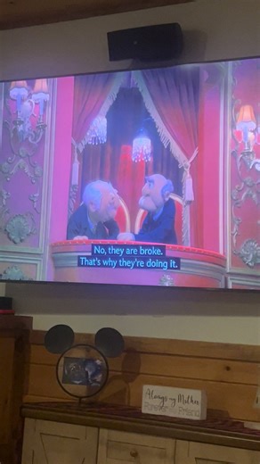 THE MUUPPETS ARE BACK 😭🐸✨ and my inner child is SCREAMING. Tell me this doesn’t make your day better. #muppets #misspiggy #kermit #muppetshow #kermitthefrog