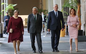 Llama AMLO a EU a terminar con bloqueo a Cuba; Díaz-Canel acusa "guerra multidimensional"