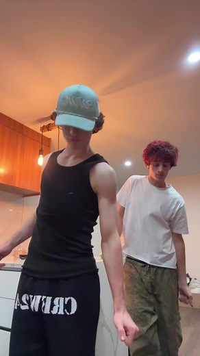 Mind-Blowing Duo Dance Performance: Mesmerizing Moves and Unbelievable Energy