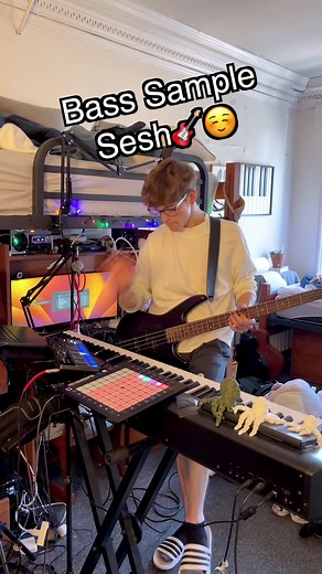 Groovin🎸 • #musician #Groove #synthesizer #funky #livelooping #youngartist #music #instrumental #bassguitar #instruments #sequencer #originalmusic | Jacob Durbin