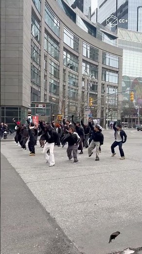 The streets stopped for this Michael Jackson flash mob moment 🔥 #FlashMob #MJ #Shorts