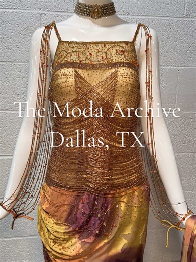 Discover The Moda Archive: Your Vintage Fashion Destination