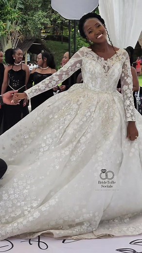 Stunning Arabic Wedding Gowns for Brides-to-Be