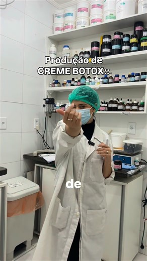Julia Mattos | Skincare on Instagram: "Creme Botox é igual chocolate, quem prova quer maisss ✨ Usem o cupom Ju5 no site da @pharmacenterfarmacia para ganhar desconto, envia para TODO BRASIL! Idealift 2% TEP2 - 2% TGFB3 - 2% Beautifeye 5% Sculptessence 5% Avela coloidal 1% Renew Zyme 2% Base mega Gold 30g R$122 no site ✨ #formulasmagistrales #farmaciademanipulacao #manipulados #skincare #cosmeticosmanipulados"