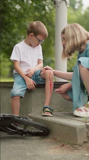 What to do if you or someone else cuts themselves