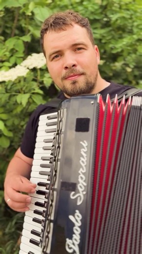 Polka Accordion !!