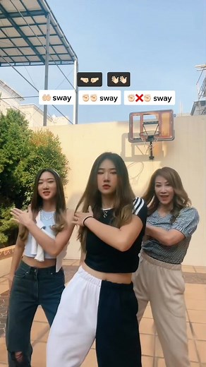 sway is back 🏝💕 Tutu tuti || Dc : @aidilnr fyp sampe manakah? #tutututi #dancetutorial @phoebe.mulyana @ratnabrittanylim