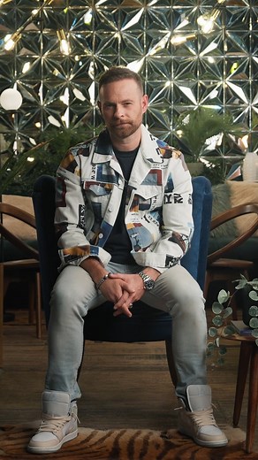 329K views · 14K reactions | Por años perseguí la felicidad como si fuera un destino al final del camino. Hasta que me di cuenta que la paz no se encuentra al llegar, se construye mientras caminas. Y cuando encontré paz, la felicidad simplemente me alcanzó. | Luis Ernesto Franco | Facebook