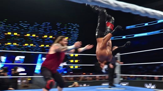Terrible Botch On WWE SmackDown Even Leaves Commentators Confused