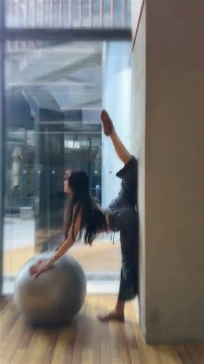 Master the Split Horse Pose with Expert Iva - High-Difficulty Fitness Challenge