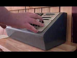 Motorola QUiK-CALL T1251-B Selective Signaling Console Paging Demonstration