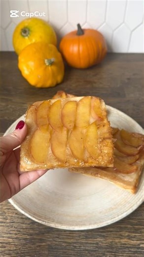 Crispy apple maple pies
