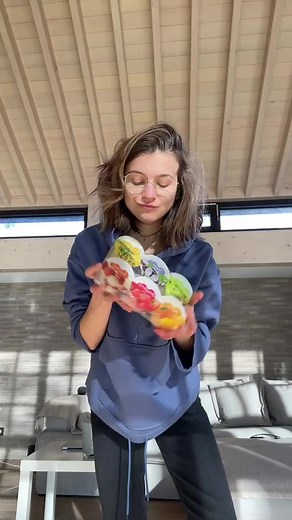 172K views · 943 reactions | ✌ #jello #jelloasmr #eating #asmr | Anna Clips | Facebook