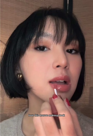 Mauve Makeup Tutorials for Braces Wearers