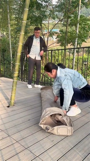 Automatic inflatable bed, automatically inflates and deflates, the smart voice model frees 872