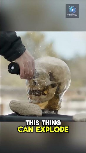 This Knife Doesn’t Just Stab… It Explodes from the Inside! 💥🗡️