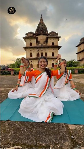 Hum bharat ke hai beautiful desh bhakti dance ❤️🇮🇳#deshbhaktidance #sittingchoreography