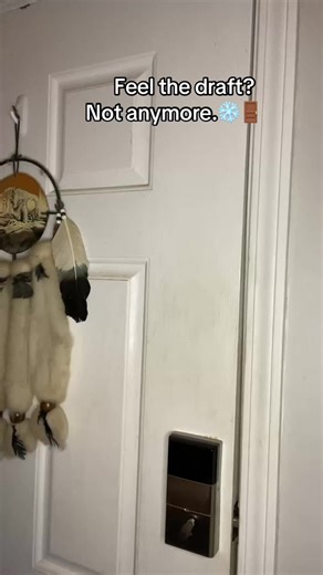 Cold drafts sneaking in? 🚪❄️ Not today. This adhesive weather strip seals door gaps, blocks cold air, reduces noise, and keeps your space cozy year-round. Easy peel-and-stick install, big comfort upgrade in minutes. ✨ #door #cold #weathertok #musthaves #frontdoor