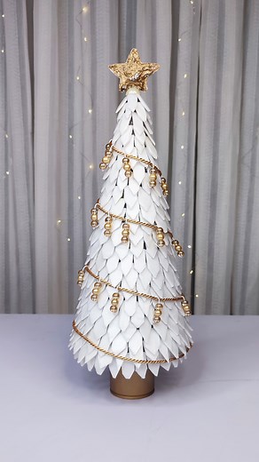 Adorable Christmas Tree Idea for Christmas Decorations 🎄 Using Waste Disposible Box #christmas #christmasdecor #christmascrafts #holidaydecor #christmastree #fblifestyle | MNS Crafts