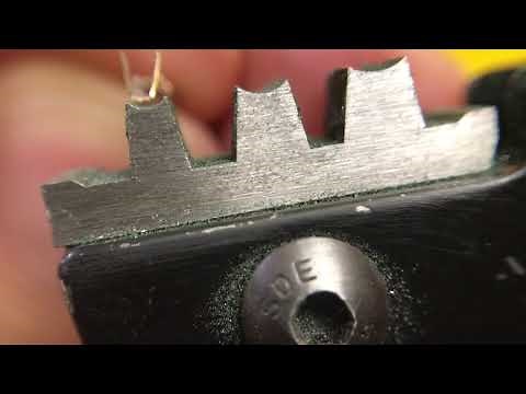 How to Crimp 2.54mm DuPont connectors (macro view)