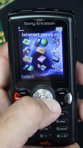 HP rasa MP3 Player Walkman Phone dari Sony Ericsson fokus ke musik banget!!