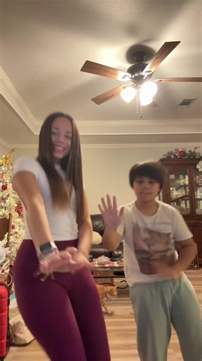 aye luke dancing🤝 #twin | twin