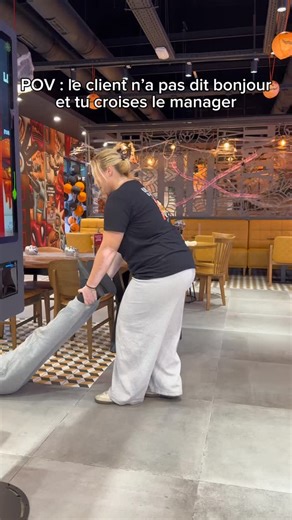 3.9K views · 8K reactions | Quand t’essaies de sortir un client et que ton manager te donne un tuto express  ⏰Lun : 12h - 15h & 19h - 23h / Mar - Jeu : 11h00 - 23h / Ven - Sam : 11h - 00h / Dim : 12h -23h  5299 Rue Louis Saint-Just, 60740 Saint-Maximin  03 10 45 15 15 #food #burger #instafood #foodporn #resto #creil | Pepper Grill Saint-Maximin | Facebook