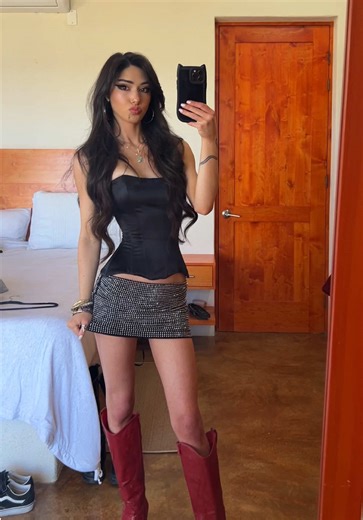 Nicole Batiz (@coco.batiz)’s videos with original sound - kelthraxx