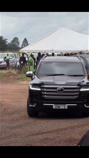 President Mnangagwa’s Motorcade Arrives in Gweru | Central Committee Meeting