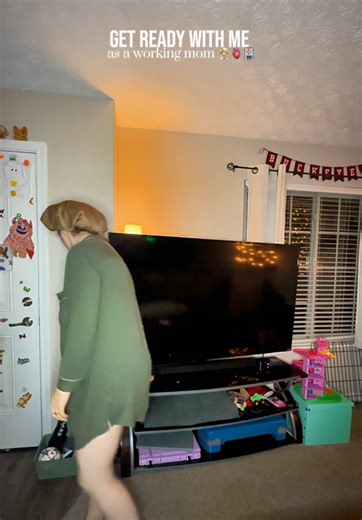 GRWM • December 1st Kicking off a big month — birthday, surgery, healing time, and Christmas magic. Through all of it, these slow, peaceful mornings are my constant. 🤍✨ #grwm #grwmroutine #morningroutine #december #christmastime