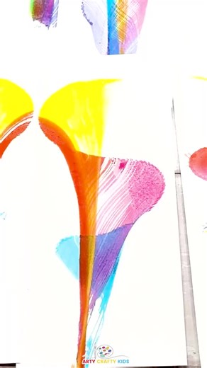 Easy String Pull Art with Watercolors - this is a super simple process that anyone can try. The perfect activity to help entertain the kids during the Summer months #kidsart #kidsartsandcrafts #artideas #easyart #artycraftykids