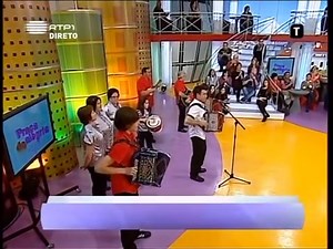 Vamos com BOA MÚSICA PORTUGUESA 😀🇵🇹 Para assistir o vídeo completo, Se inscreva no nosso canal no YouTube 👇YOUTUBE.COM/PORTUGALCANTABRASIL | Portugal Canta Brasil