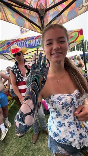 Two Beautiful Marbling Dips at a Music Festival