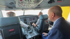 Erdoğan, Ercan Havalimanı'na ilk inişte kokpitteydi