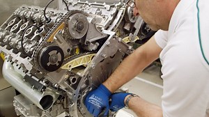 Bentley's Mega Factory - Production of the W12 Engine
