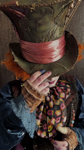 The making of my Mad Hatter Hat 🎩 #dragoncon #dragoncon2023 #madhatter #madhattercospplay #madhattermakeup #aliceinwonderland #aliceinwonderlandcosplay #alice #redqueen #makeup #fxmakeup #cosplay #cosplayer #johnnydepp #wereallmadhere #viral #fyp