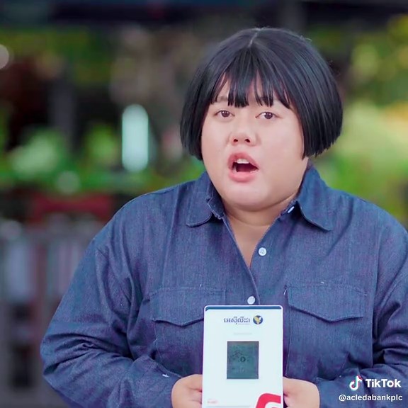 ឥឡូវនេះ ស្មាតផេ (SmartPay) ដ៏ទំនើបនេះ មានស្តុកហើយ!!! ពាណិជ្ជករដែលត្រូវការម៉ាស៊ីន QR និយាយបញ្ចេញសំឡេងប្រាប់ នៅពេលទទួលទូទាត់ប្រាក់ អាចស្នើមកធនាគារ អេស៊ីលីដា ឥឡូវនេះ សម្រាប់ប្រើទទួលប្រាក់តាម KHQR និងអាចស្កេនបានគ្រប់ធនាគារ។ ពិតជាអស្ចារ្យ ទំនើប និងមានតែអេស៊ីលីដា ប៉ុណ្ណោះ!!! យើងមិនចាំបាច់ចំណាយពេល ឆែកមើលលុយ ពេលអ្នកទិញ (ភ្ញៀវ) ស្កេនលុយចូលទៀតទេ ដោយម៉ាស៊ីននេះ នឹងនិយាយប្រាប់ពីចំនួនទឹកប្រាក់ស្កេន ច្បាស់ៗតែម្តង។ 👉 បើចង់បាន SmartPay ឬ KHQR សម្រាប់អាជីវកម្មរបស់លោកអ្នក សូមទាក់ទងធនាគារ អេស៊ីលីដា ទូទាំងប្រទេស ឬត