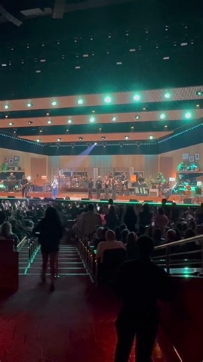 ‪@kellyclarkson‬ performs “Behind These Hazel Eyes” Studio Sessions Colosseum Las Vegas 7/25/2025