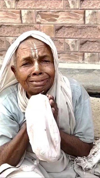 Help elderly ladies in Vrindavan. Your contribution can offer critical medical treatment, food, and blankets, assuring their well-being and comfort. Join us in making their lives brighter today. | Pure Devotion Foundation